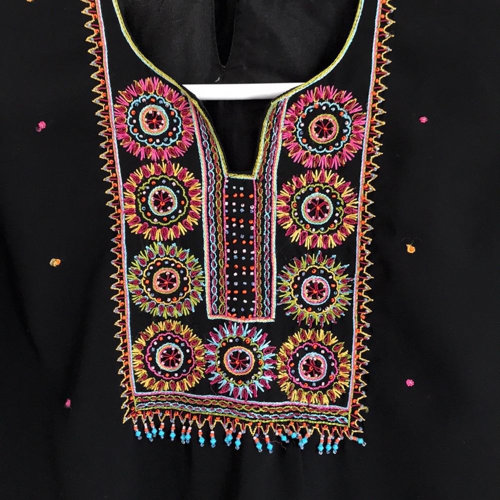Kids Embroidery Thread And Dabka Work Suit - Picture 4 of 5